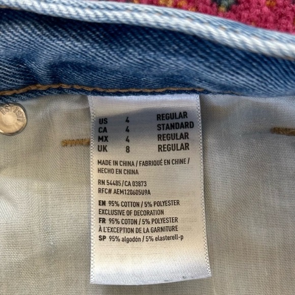 American Eagle Outfitters | Women’s Medium Blue Distressed Mom Jeans, size 4 - Picture 13 of 16